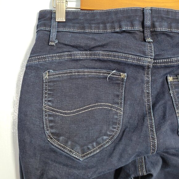 Lee Size 10 Dark Wash Denim Blue Slim Fit Boot Cut Mid Rise Classic Jeans - Picture 6 of 10